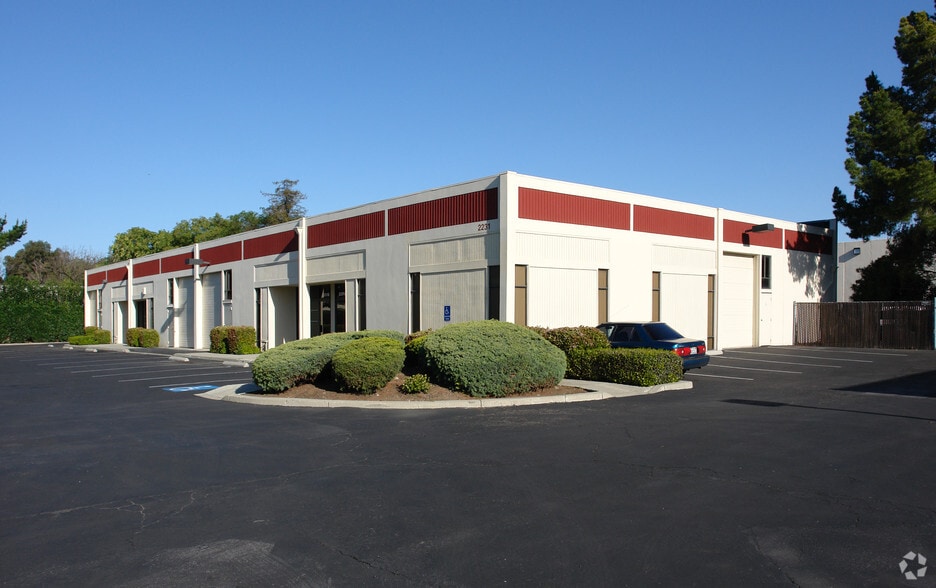 More Photos Of 2231 Fortune Dr, San Jose Warehouse For Sale