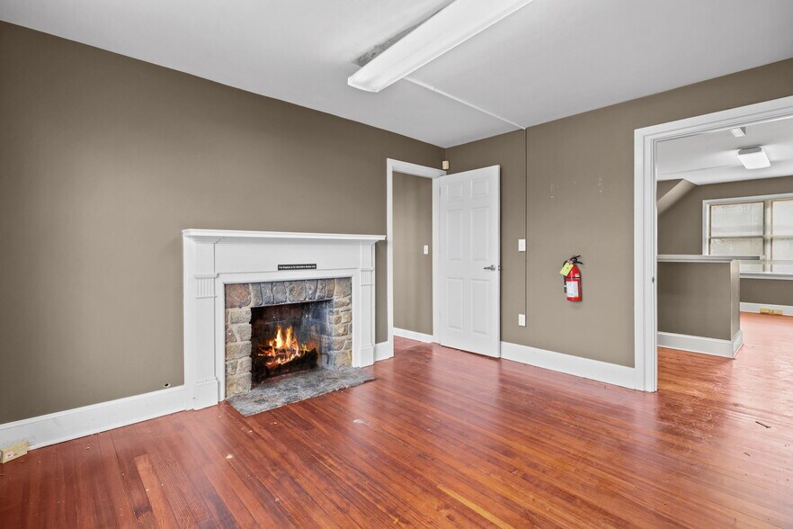 More Photos Of 863 State Rd, Princeton Medical For Lease