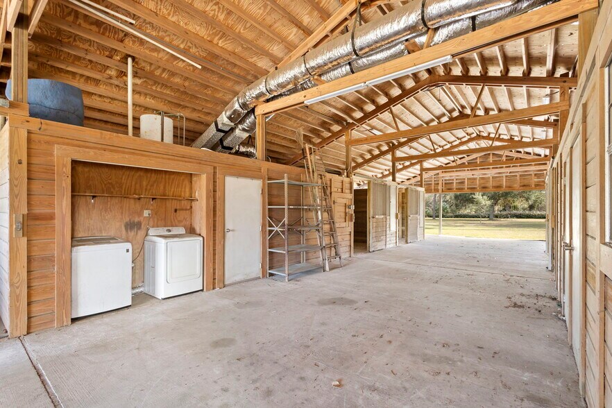 More Photos Of 42554 Maggie Jones Rd, Paisley Horse Stables For Sale