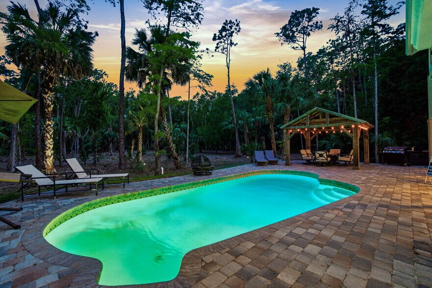 More Photos Of 4120 3rd Ave NW, Naples Apartments For Sale
