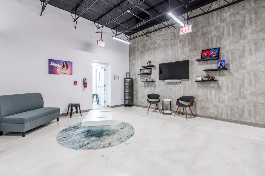More Photos Of 1014 N Dixie Hwy, Lake Worth Beach Loft Creative Space For Sale