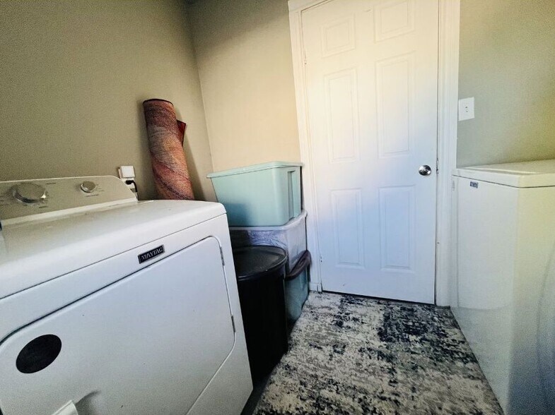 More Photos Of 319 W Main St, Bishop Multifamily For Sale