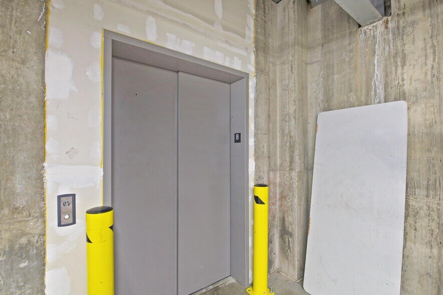 More Photos Of 15745 E Arapahoe Rd, Centennial Storefront For Sale