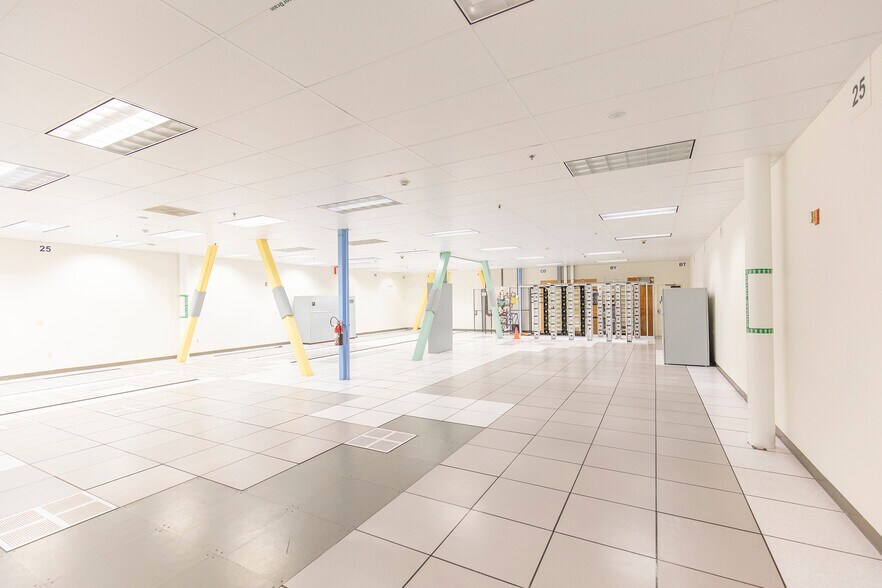 More Photos Of 201 N Sunrise Ave, Roseville Research And Development For Sale