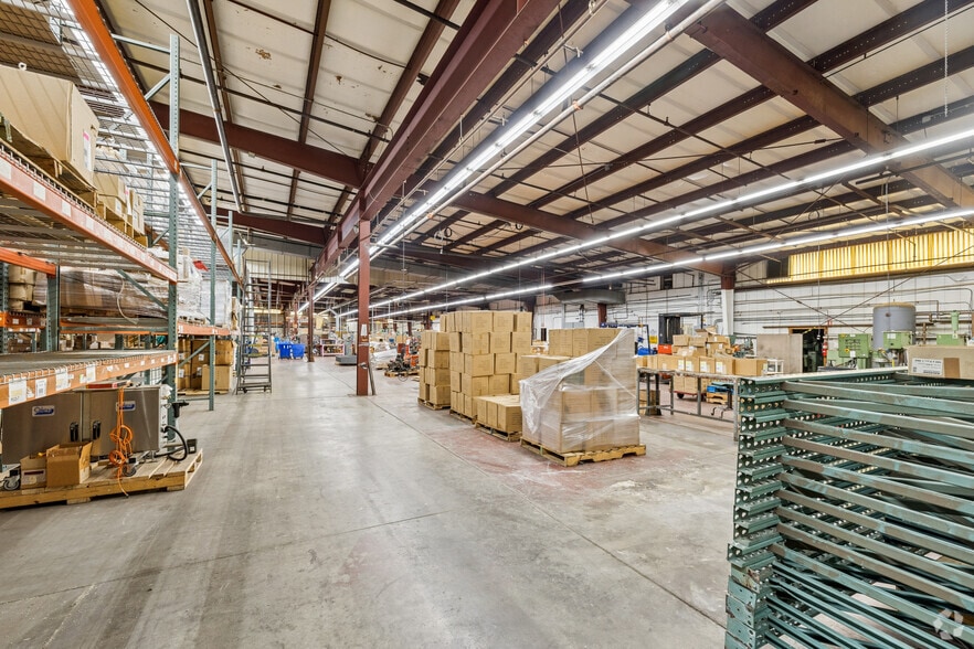 More Photos Of 24 Spring St, Florence Warehouse For Sale