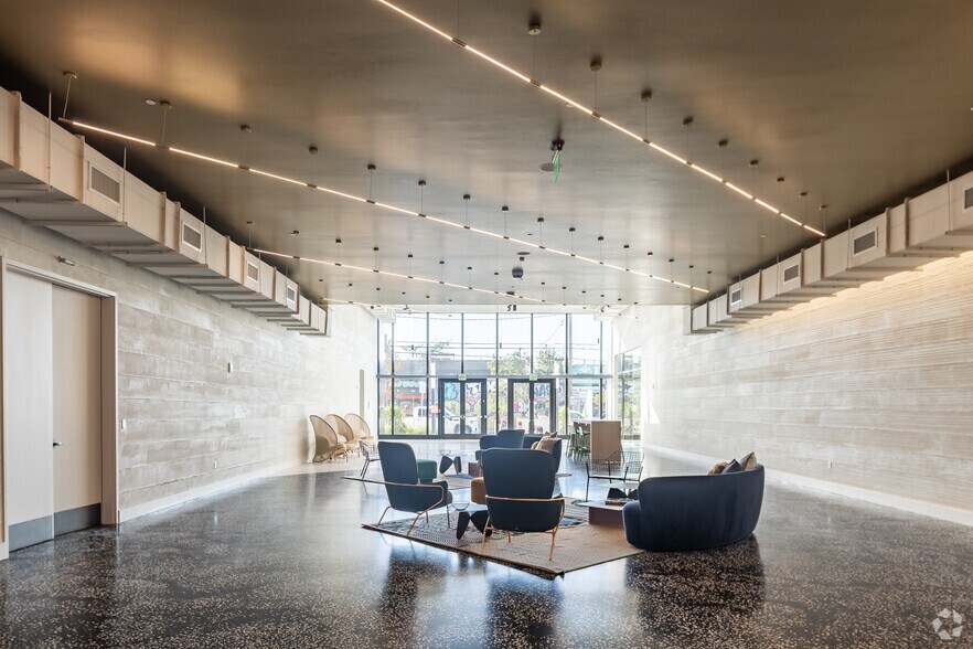 More Photos Of 545 NW 26th St, Miami Office For Lease