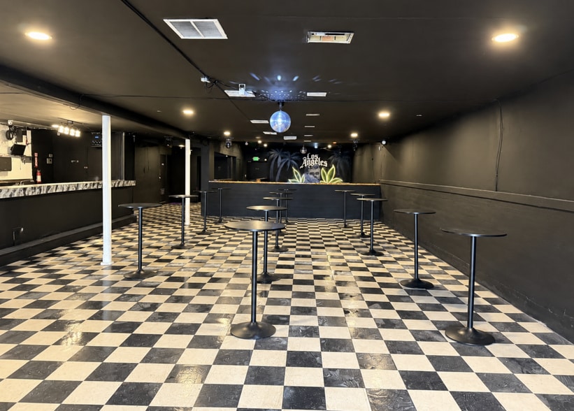 More Photos Of 6919 Lyons Ave, Houston Storefront Retail Office For Sale