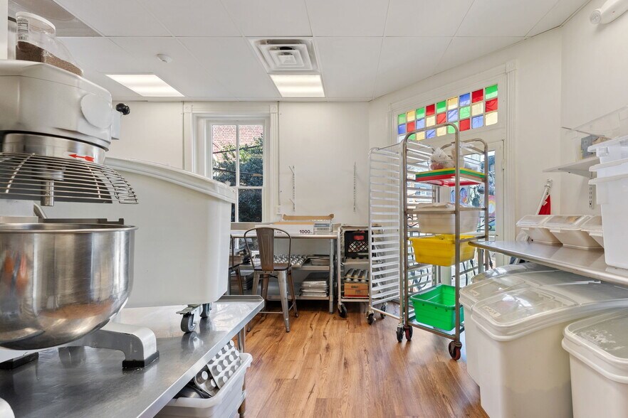 More Photos Of 12 Culpeper St, Warrenton Restaurant For Sale