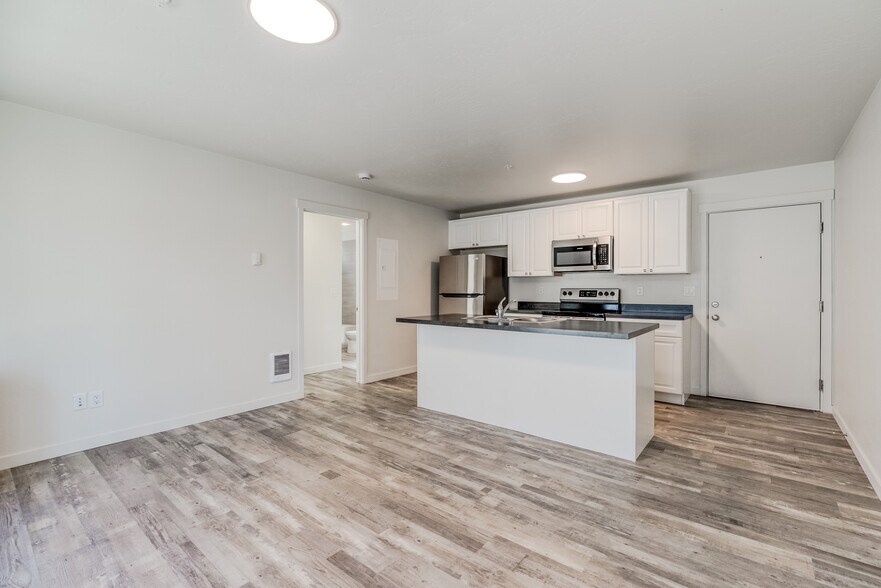 More Photos Of 128 E Evergreen Dr, Kalispell Apartments For Sale