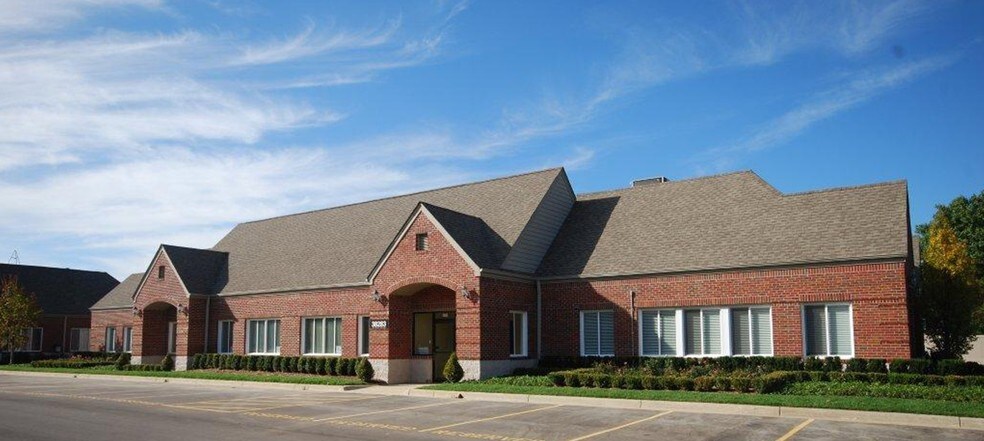 More Photos Of 38221 Mound Rd, Sterling Heights Medical For Lease