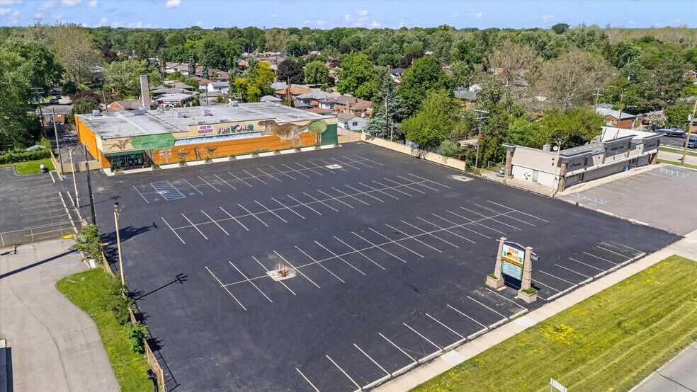 Primary Photo Of 27200 Joy Rd, Redford Township Freestanding For Lease