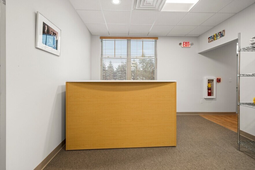 More Photos Of 288 S River Rd, Bedford Medical For Lease