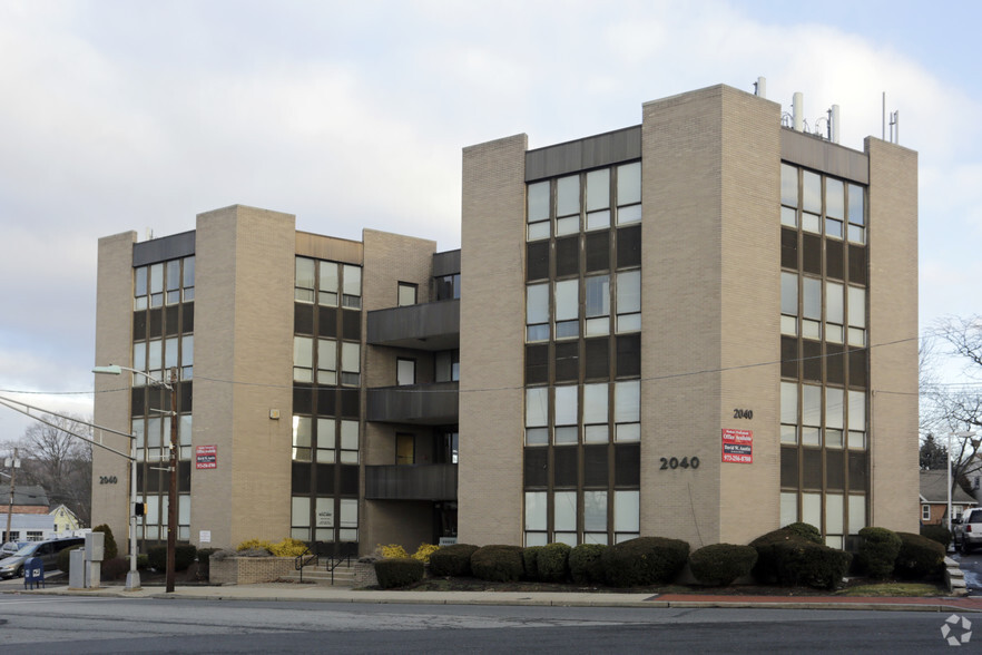 Primary Photo Of 2040 Millburn Ave, Maplewood Medical For Lease