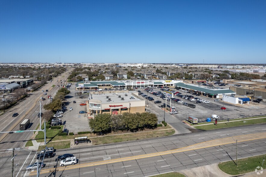 More Photos Of 11411 Northwest Hwy, Dallas Unknown For Lease