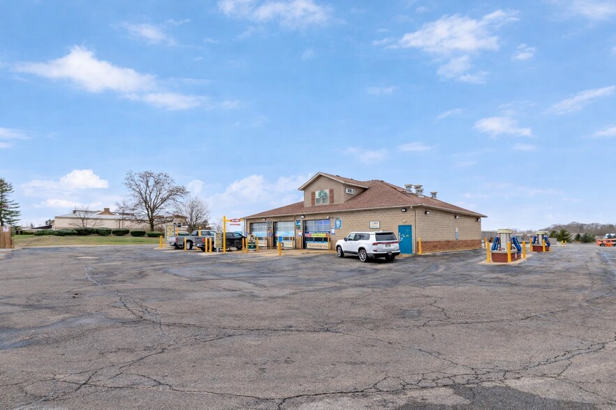 More Photos Of 732 Corylus Dr, Pataskala Carwash For Sale