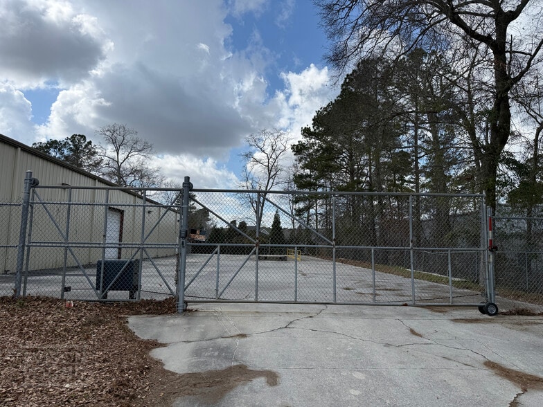 More Photos Of 9559 Hamburg Rd, Ladson Warehouse For Lease