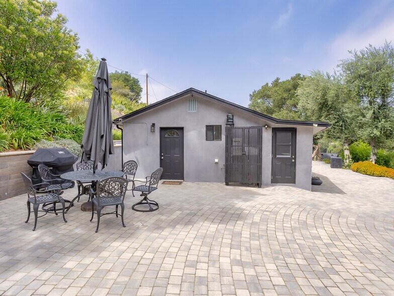 More Photos Of 7580 McGroarty Ter, Tujunga Apartments For Sale