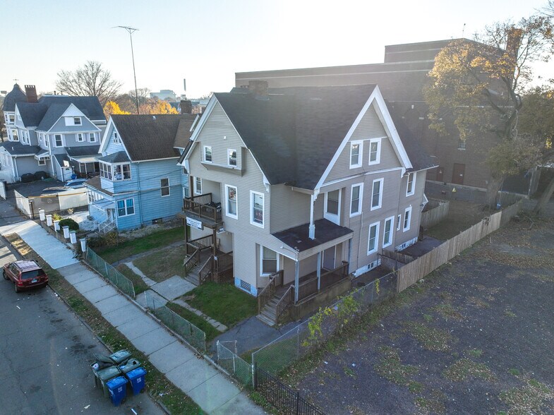 More Photos Of 1071 Iranistan Ave, Bridgeport Apartments For Sale