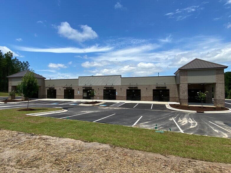 More Photos Of 640-668 Shell Dr, Spring Lake Storefront For Lease