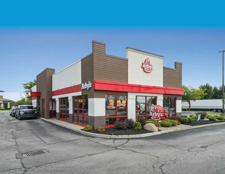 Primary Photo Of 2986 London Groveport Rd, Grove City Fast Food For Sale
