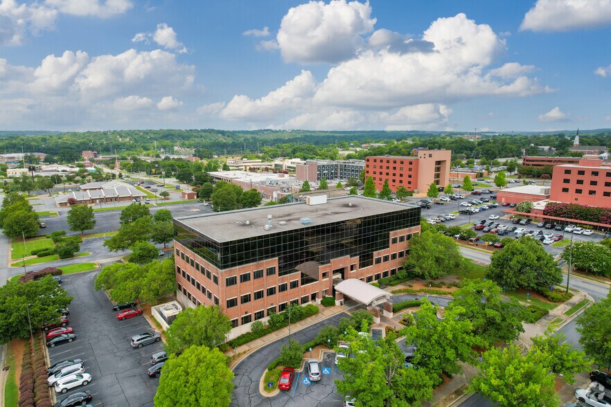 More Photos Of 705 17th St, Columbus Medical For Lease