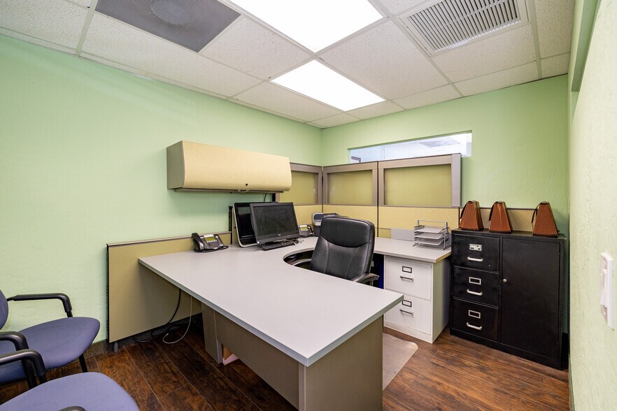 More Photos Of 116 S 1st St, Williams Office For Sale