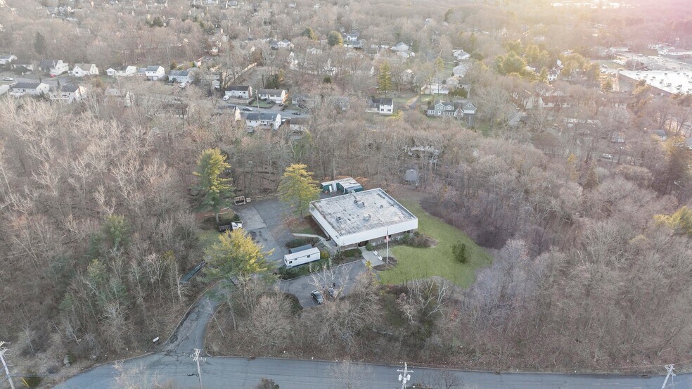 More Photos Of 6 Raritan Rd, Oakland Warehouse For Sale