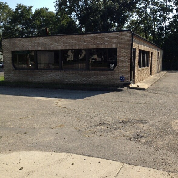 More Photos Of 3115 Dixie Hwy, Waterford Freestanding For Lease