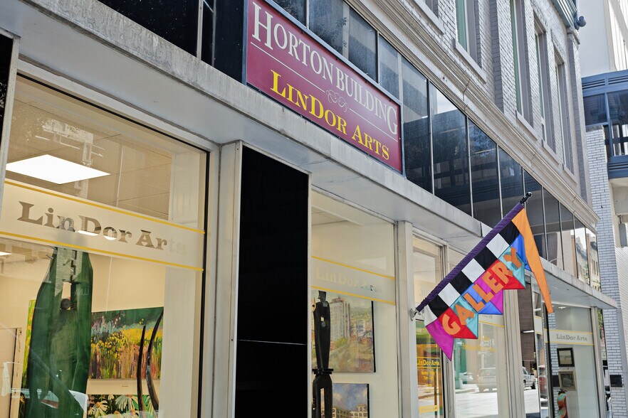 More Photos Of 302-308 1st St SW, Roanoke Storefront Retail Residential For Sale