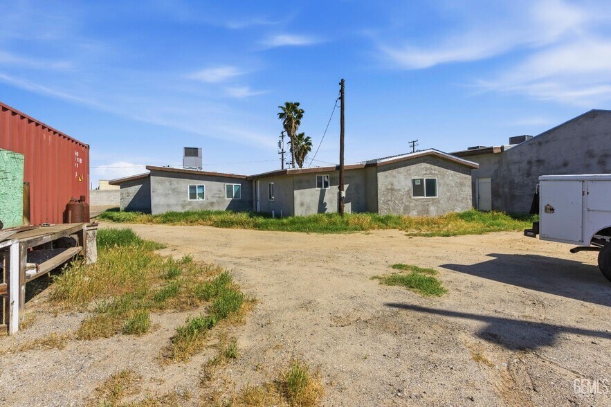 More Photos Of 2800 Patton Way, Bakersfield Specialty For Sale