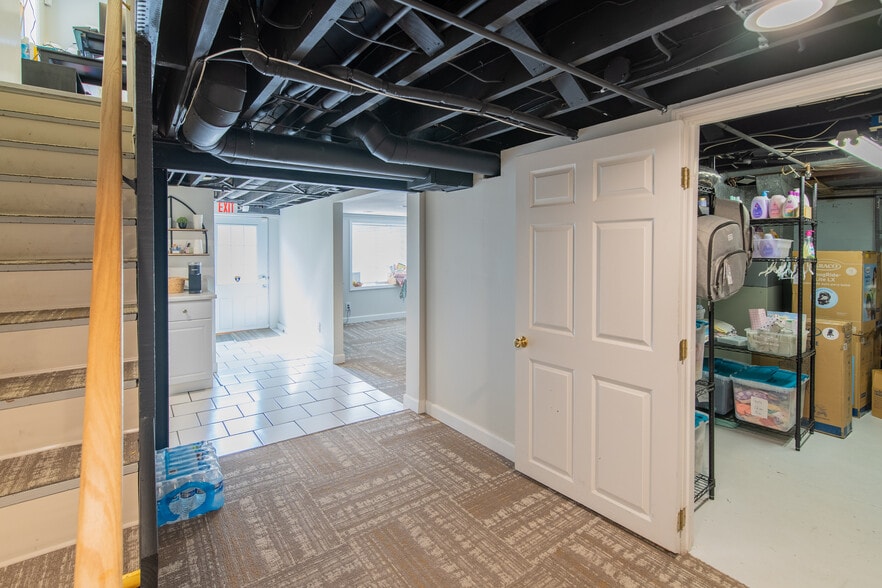 More Photos Of 4154 Crescent Dr, Saint Louis Office For Sale