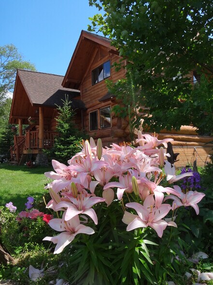 More Photos Of 465 Westover Rd, Two Harbors Specialty For Sale