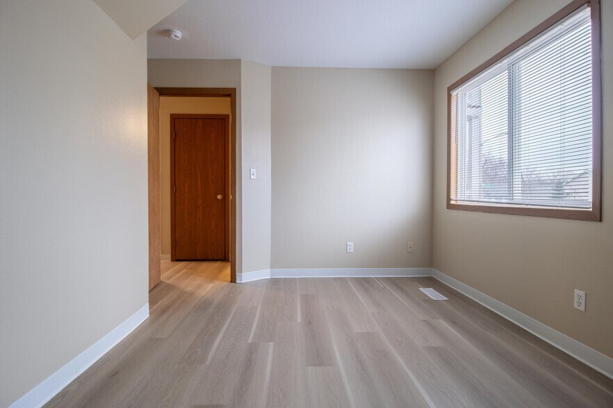 More Photos Of 215 Jewel Dr, Ames Multifamily For Sale