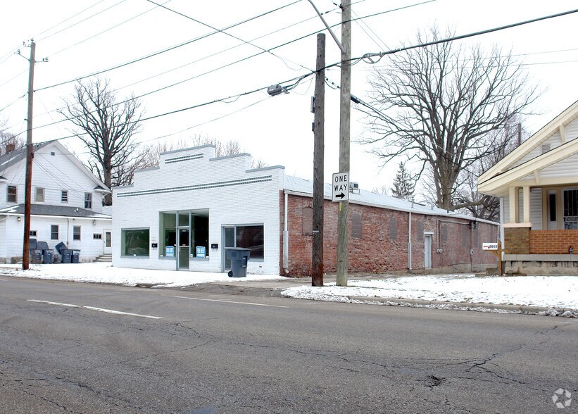 Primary Photo Of 438 N Bancroft St, Indianapolis Flex For Sale