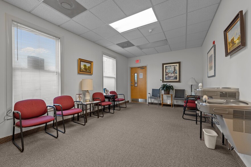 More Photos Of 2961 Crouse Ln, Burlington Medical For Lease