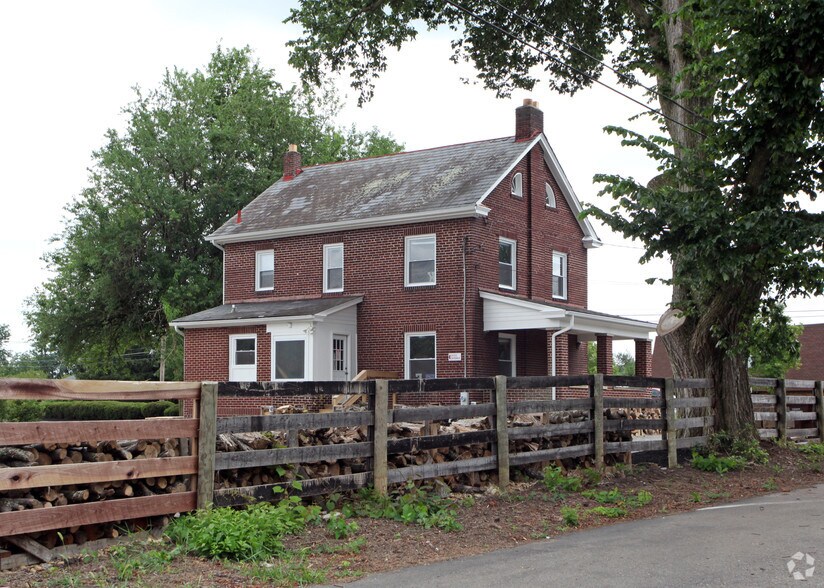 More Photos Of 254 W Johnstown Rd, Gahanna Office For Sale