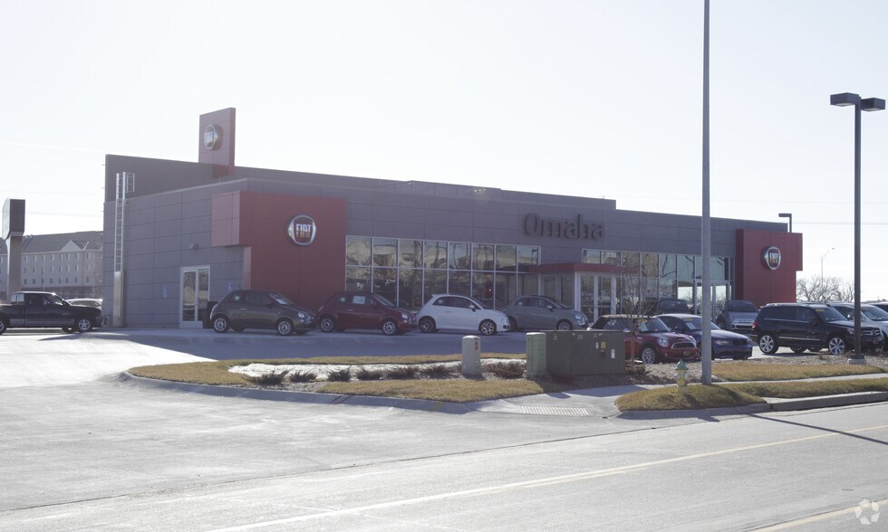 More Photos Of 17755 Burt St, Omaha Auto Dealership For Sale