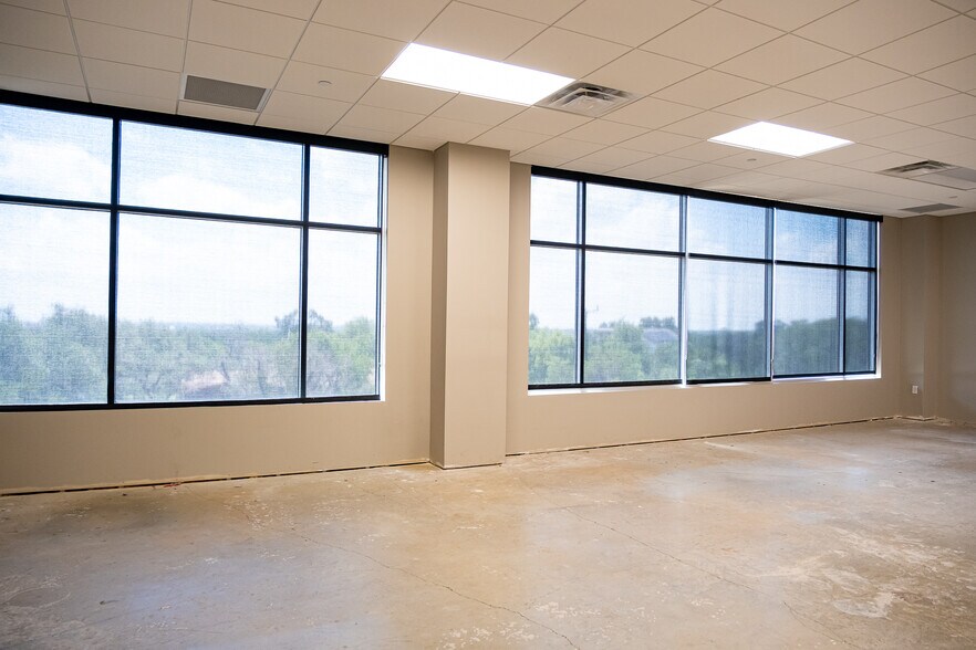 More Photos Of 5920 W William Cannon Dr, Austin Medical For Sale