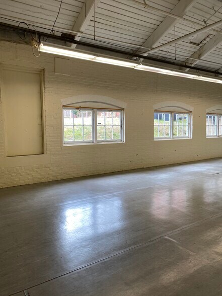 More Photos Of 90 S Park St, Willimantic Warehouse For Lease