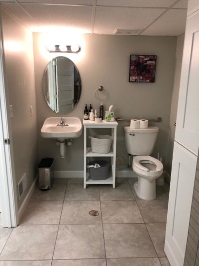 More Photos Of 533 Main St, Belleville Freestanding For Lease