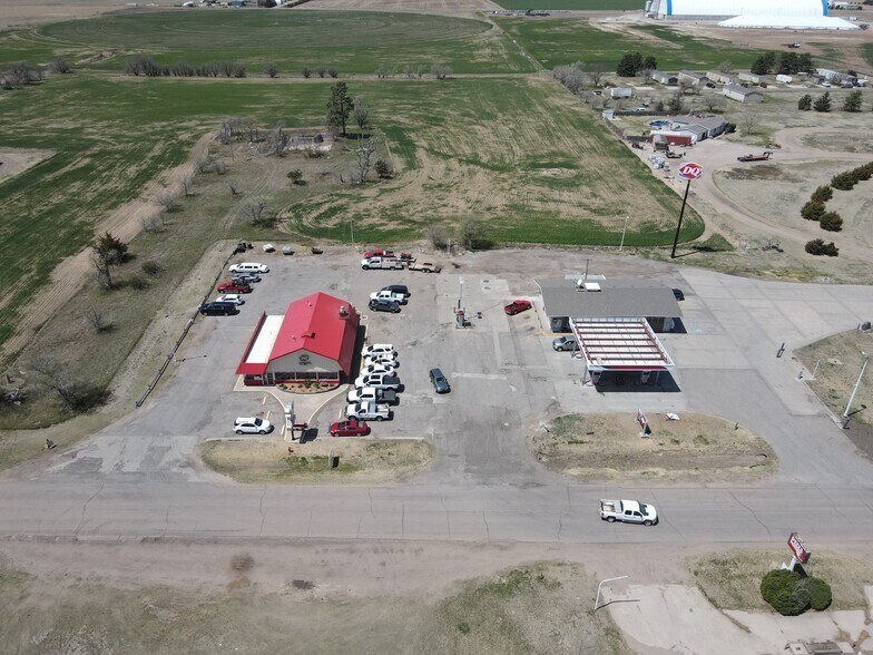 More Photos Of 1307 Castle Rock St, Quinter Freestanding For Sale