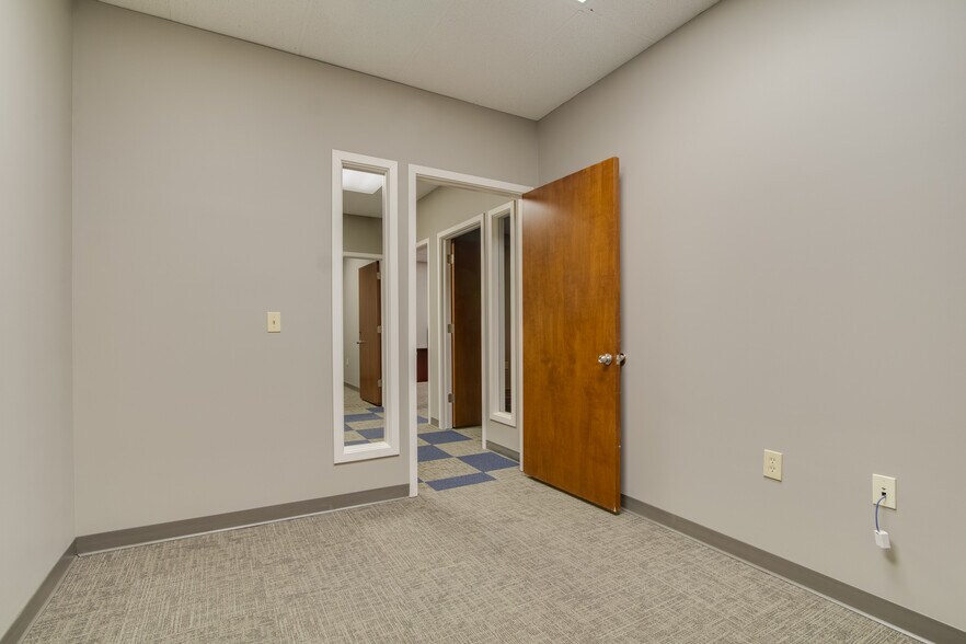 More Photos Of 227-229 S Washington Sq, Lansing Storefront Retail Office For Sale