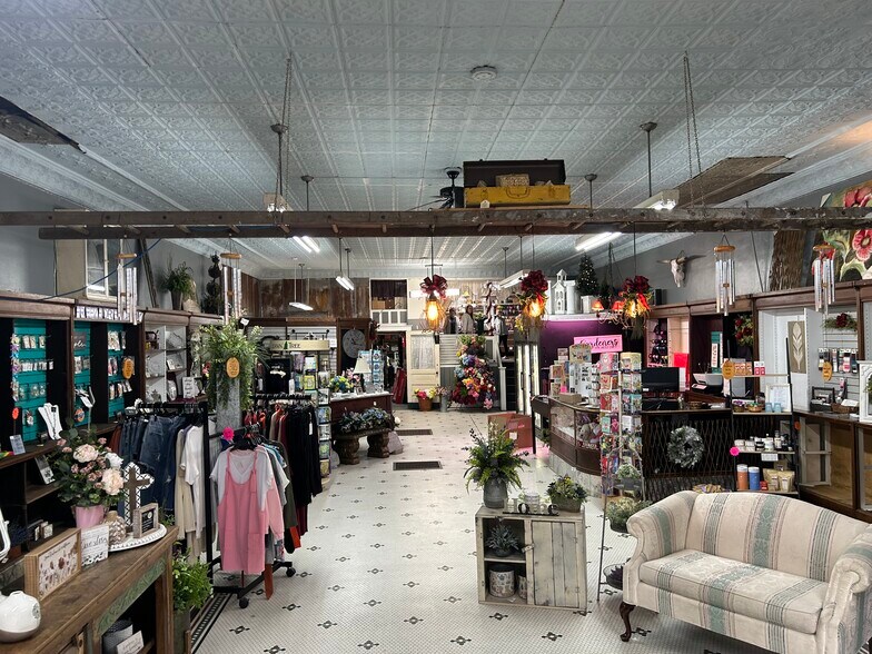 More Photos Of 108 S Madison St, Bloomfield Storefront Retail Residential For Sale