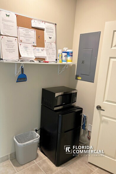 More Photos Of 609-673 SE Central Pky, Stuart Office For Lease