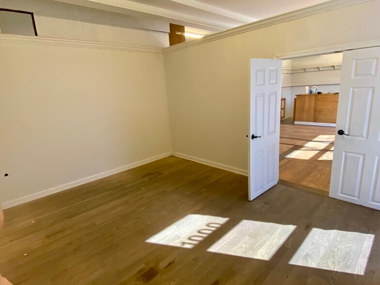More Photos Of 1000 Cannons Ct, Woodbridge Flex For Lease