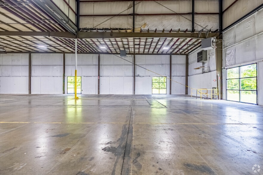 More Photos Of 10083-10095 International Blvd, Cincinnati Warehouse For Lease