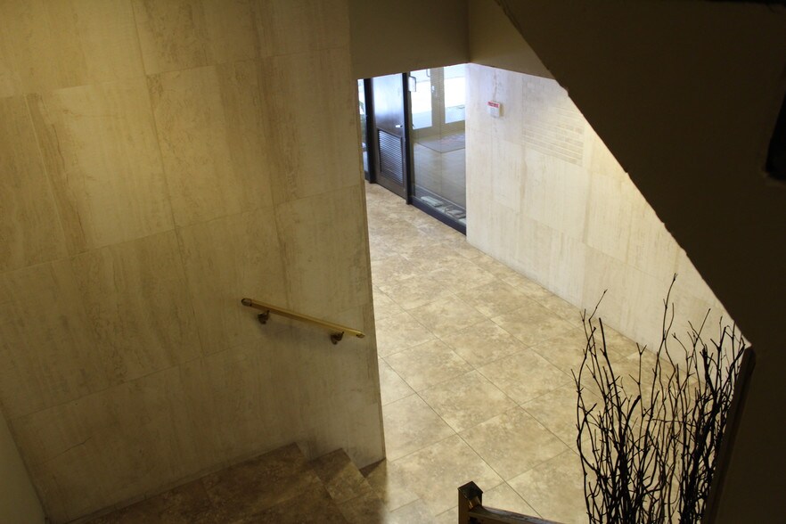 More Photos Of 915 NE 125th St, Miami Medical For Lease