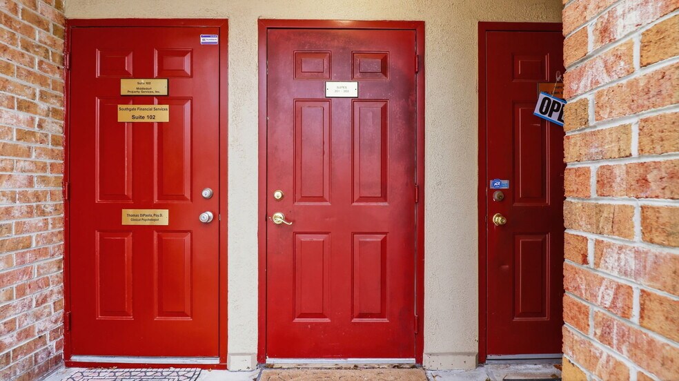 More Photos Of 15300 Spencerville Ct, Burtonsville Medical For Lease