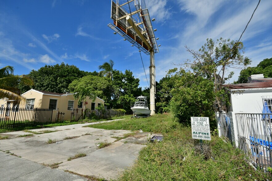 More Photos Of 321 NW 37th St, Miami Land For Sale