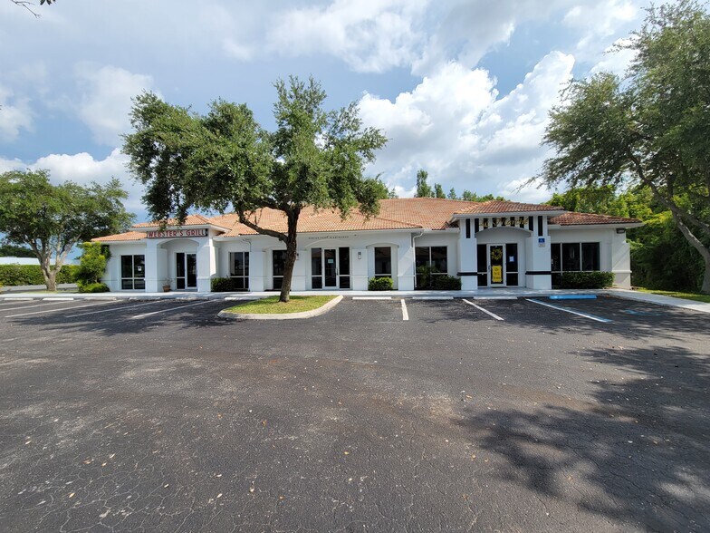Primary Photo Of 9405 Cypress Lake Dr, Fort Myers Medical For Lease